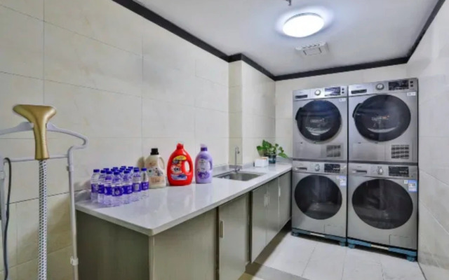 Maison New Century Hotel Tianyi Square & Gulou Metro Station Ningbo