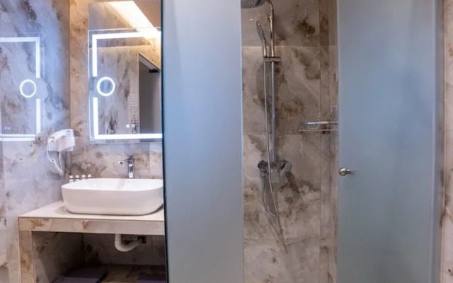 Trikala Mall Suites !