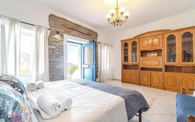 The Pomegranate House, 5 mins to Batsi Bay