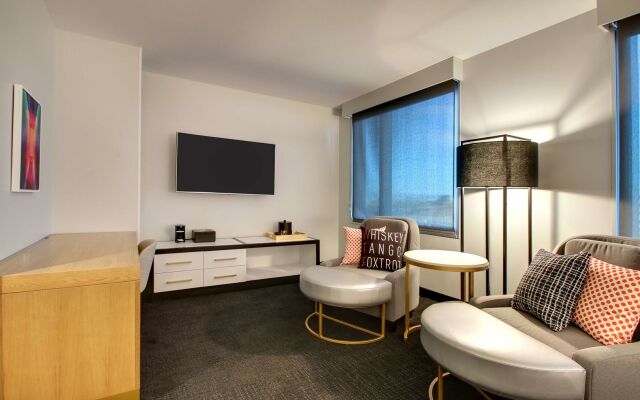 The Rose Hotel Chicago O’Hare, Tapestry Collection by Hilton