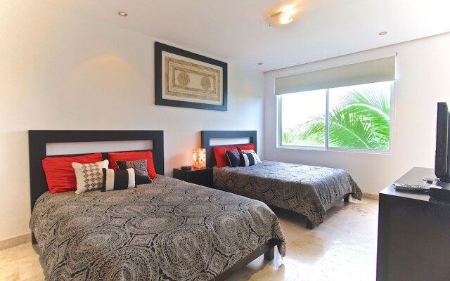 Elements Penthouse 14 3 Bedroom Condo by RedAwning