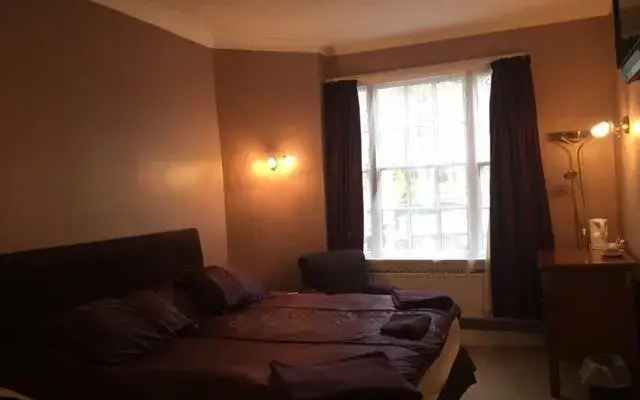 The Royal Victoria & Bull Hotel