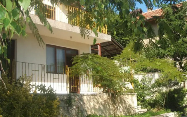 Sunrise 2 Guest House