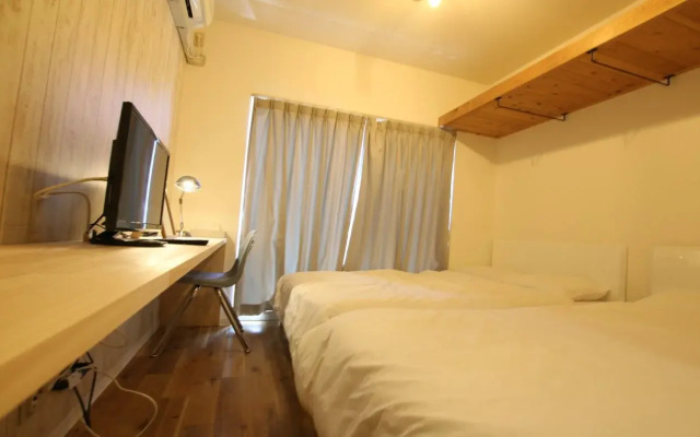 365BASE outdoor hostel