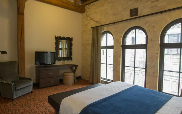 The Brewhouse Inn & Suites