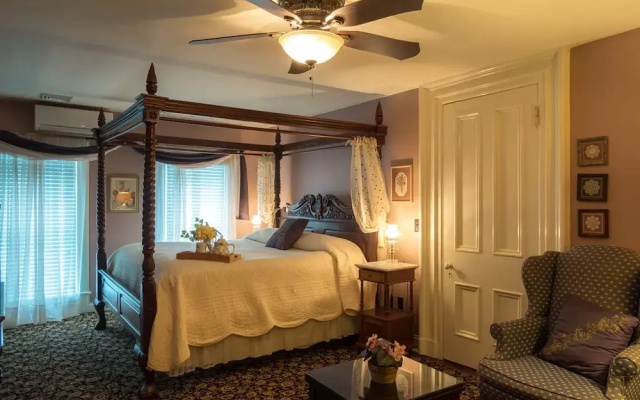 Homestead House B&B