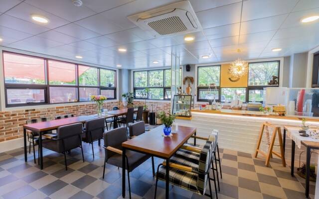 Jirisan Park View Hotel & Resort