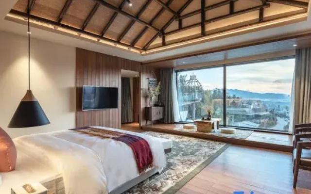 Tengchong Ruili Hot Spring Scenic Hotel