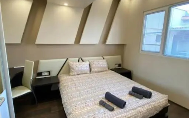Modern 1br Apartment with Garden View & Free Street Parking