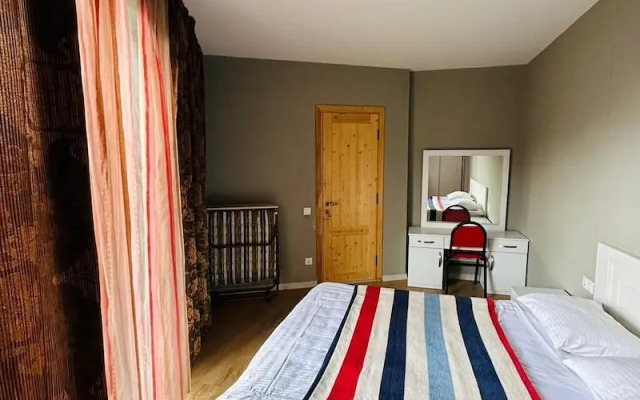 The Valley Resort 320