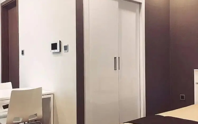 V-One Hotel