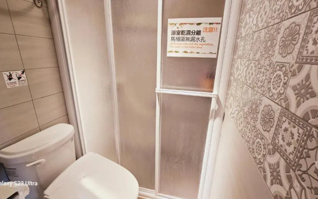Taoyuan Airport Rory Harbor Hostel
