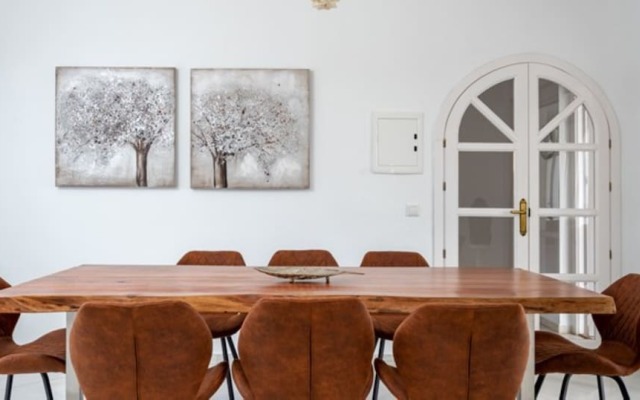 Villa - 4 Bedrooms with Pool, WiFi and Sea views - 107886