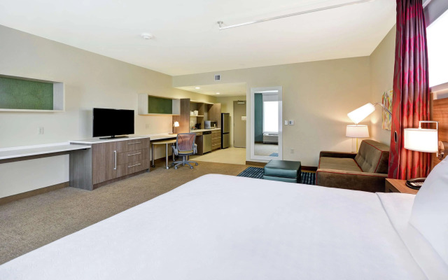 Home2 Suites by Hilton Plymouth, MN