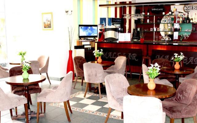 Elizeu Hotel