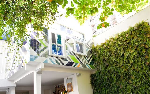 Oztel Hotel