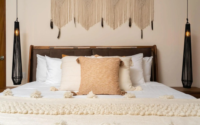 Mistiq Luxury Condo