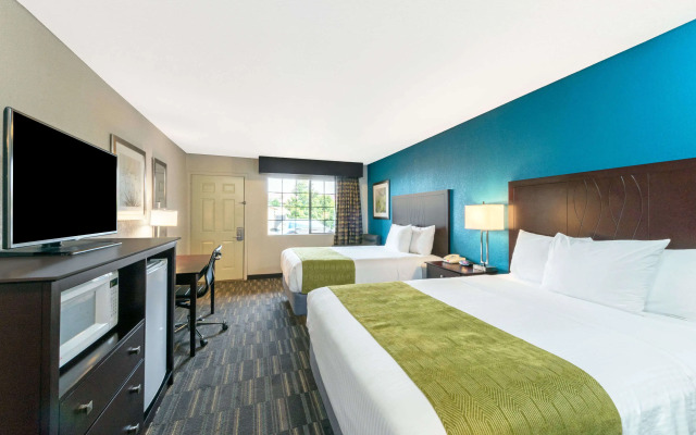 Days Inn Fairmont