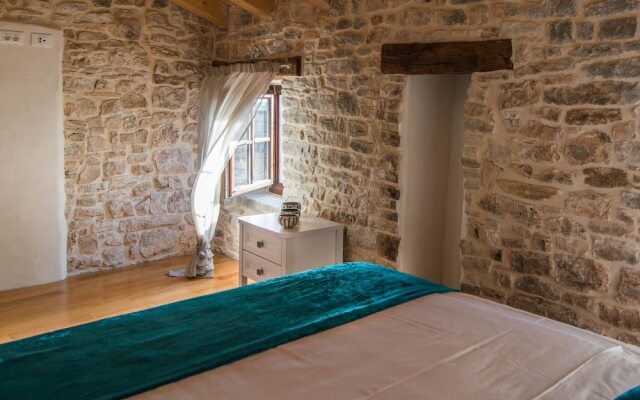 Completely Renovated Traditional Istrian Stone House Villa Bale-valle