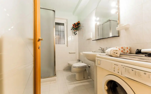 Bright Flat with Terrace near the Beach