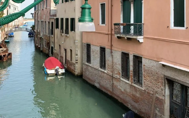 Dreaming Venice Apartment