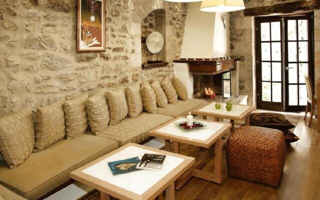 Theonimfi Guesthouse