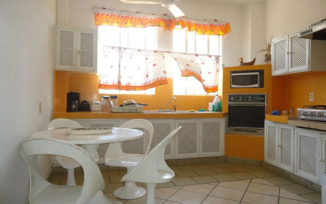 Casa Mexicana La Reyna