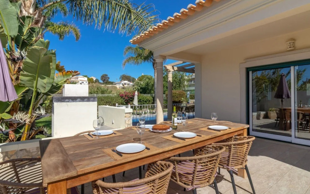 Luxury Villa in Albufeira With Heated Private Pool