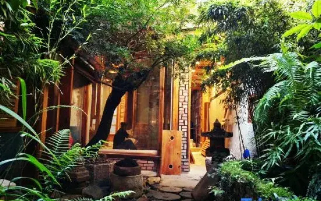 Yuxi Qingyun Shangju Homestay (Nie'er Former Residence)