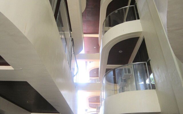 Las Brisas Garden Resort