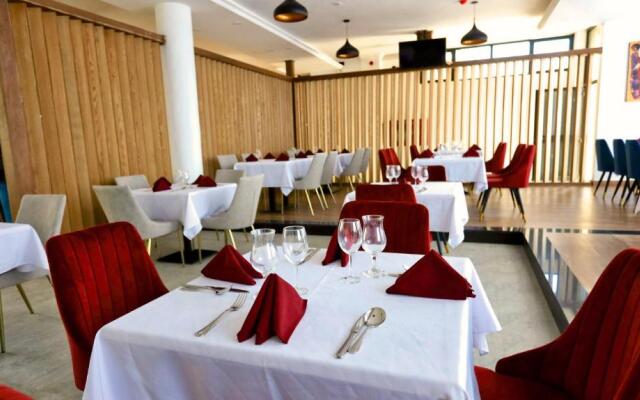 Black Horse Hotel Apartment