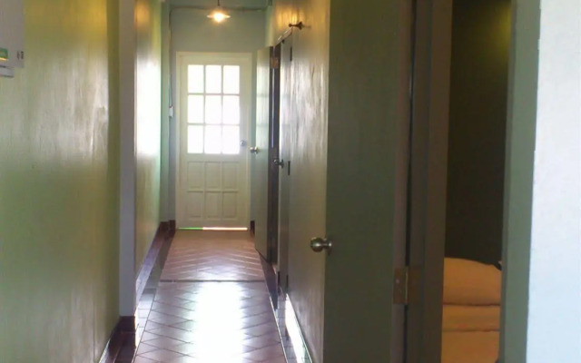 B Trio Guesthouse