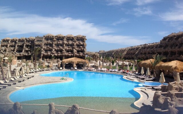 Caves Beach Resort Hurghada