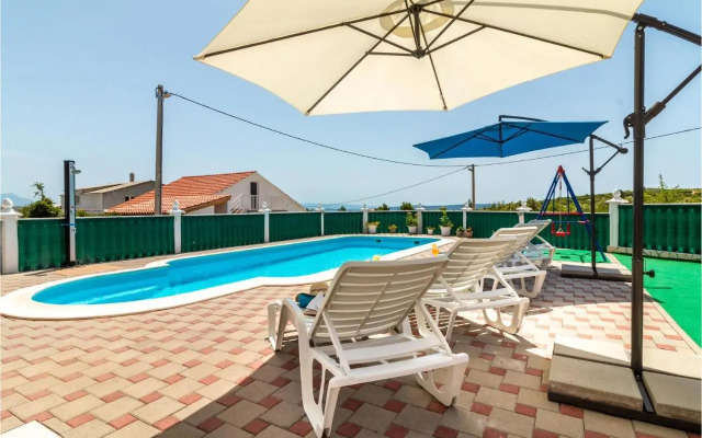 Five-Bedroom Holiday Home in Kastel Novi
