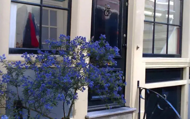 Authentic Jordaan Apartment