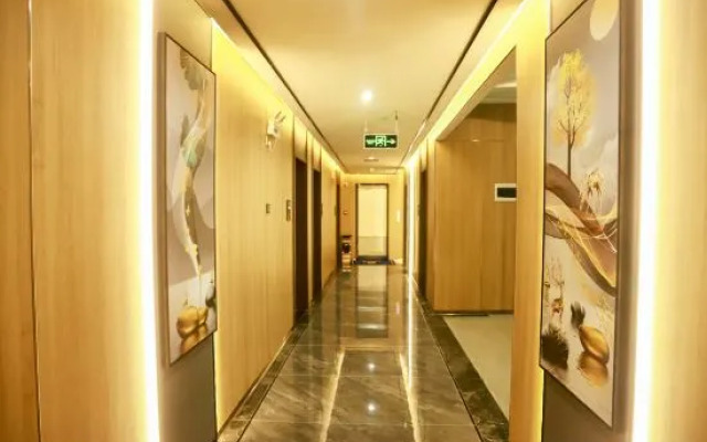 Xishuangbanna Yunpeng Hotel (The First People's Hospital)