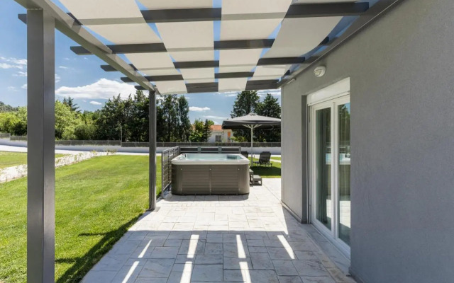 V Luxury Apartments Posidi
