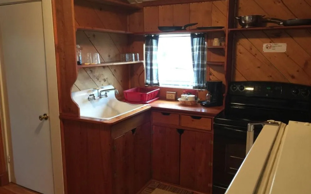 Whistling Swan Motel