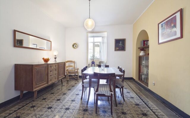 Centric Unique Bohemian 3 Bedroom Apartment - Hoa 42136