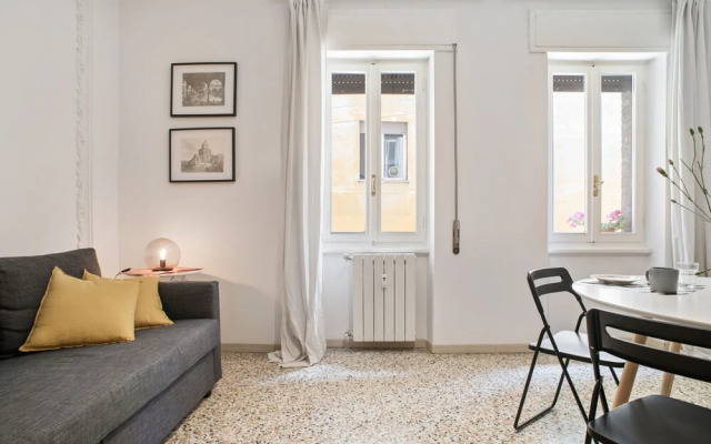 San Giovanni in Monte Apartment