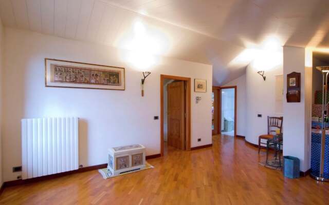 Luxurious Villa in Montelupone With Private Swimming Pool