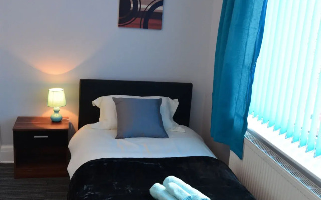 Old Trafford Guest House