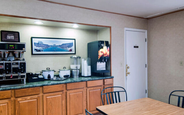 Rodeway Inn Civic Center