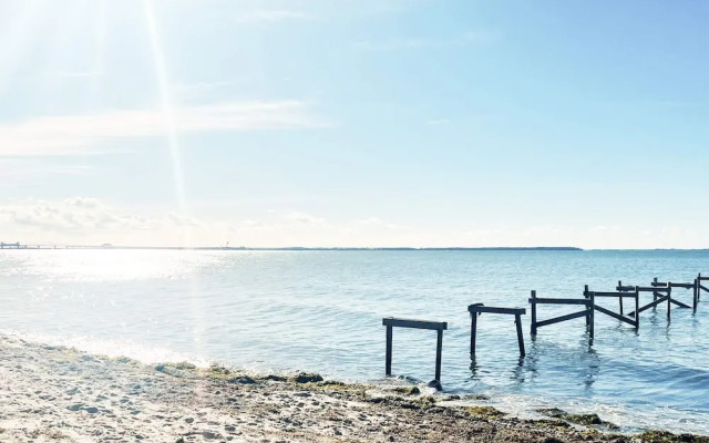 Cozy Summer House Near Ore Strand