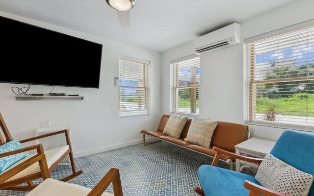 Blueberry Dunes Beach Cottage - Pet Friendly - Pool