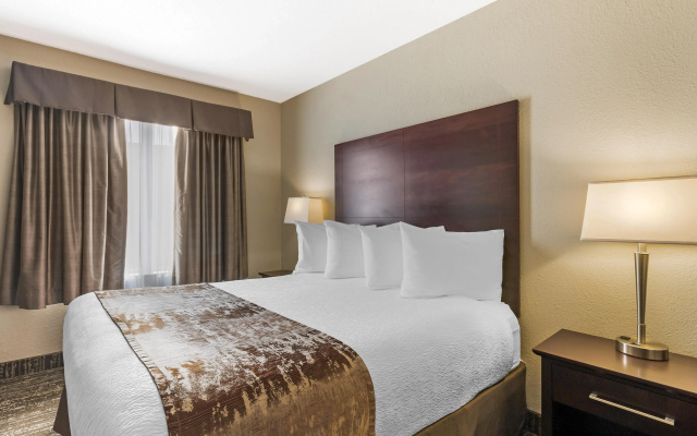 Best Western Plus Pembina Inn & Suites