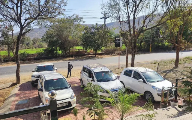 Rajmoti hotel& restro