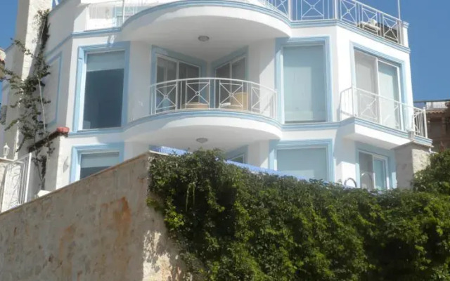 Villa Keros