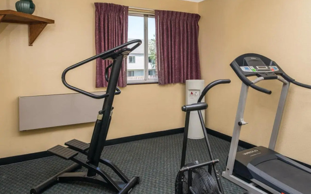 Sunset Inn & Suites - Lincoln Airport