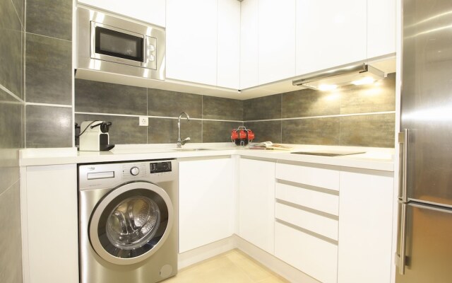 Deluxe Apartment San Julian With Parking